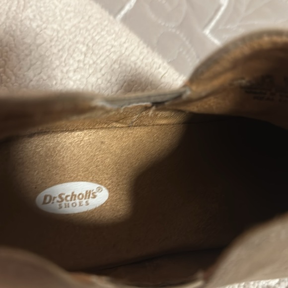 Dr. Scholl’s Booties size 9.5 medium in a beige tan color - Picture 7 of 8